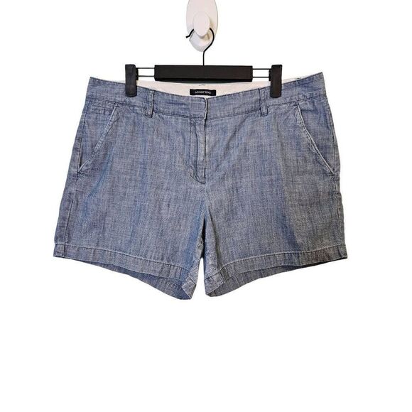 Land's End "Not Too Low" rise 100% cotton lightweight denim shorts. Size 12. - Picture 1 of 4